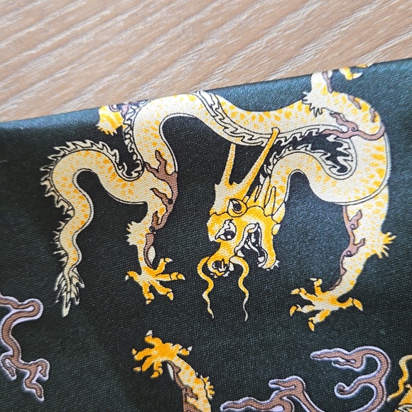 Chinese Dragon necktie - Picture 5 of 10